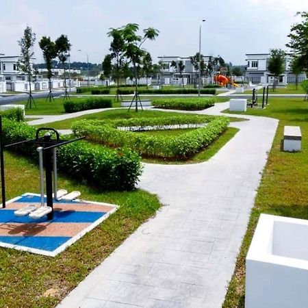 Johor Desaru Beach Bungalow Villas Kangkar Chemaran Extérieur photo